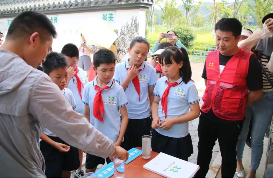 “爭當亞運小河長”青少年志愿者巡河護家園活動在我司施工項目現(xiàn)場進行